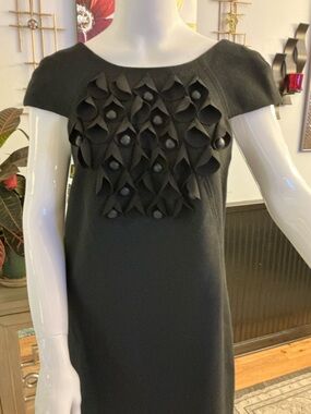 Tibi Cocktail NWT Black Cap-Sleeve Mini Shift Dress with 3D Floral Detail SZ 2